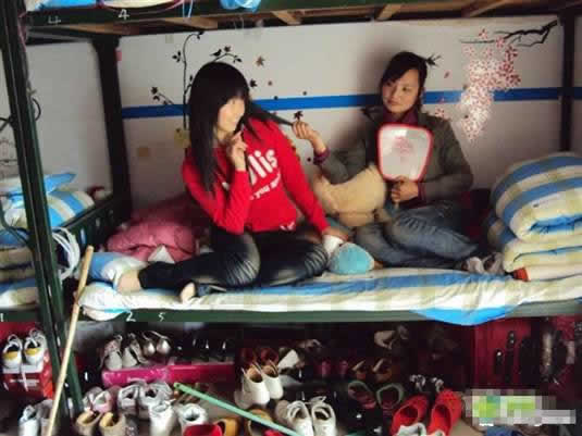 女生宿舍那点事：娱乐又搞笑的逗趣一幕