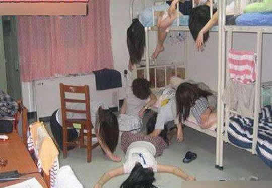 女生宿舍那点事：娱乐又搞笑的逗趣一幕