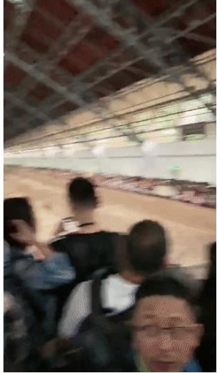 6614桌排队等吃饭什么情况：这么壮观的画面来看看