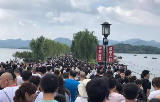 国庆各景区人从众怎么回事：看这些照片被震撼到了