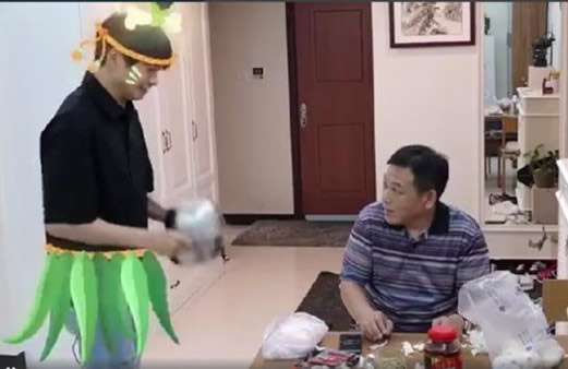 魏大勋用嘴扒蒜怎么回事:铁齿铜牙令人哭笑不得 魏大勋用嘴扒蒜怎么回事:铁齿铜牙令人哭笑不得