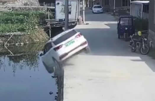 村民7分钟救4命：还原事件详情经过现场一幕