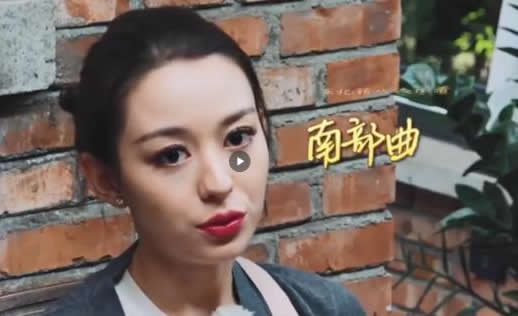 郎朗教吉娜中文怎么回事：郎朗教吉娜中文画面过程