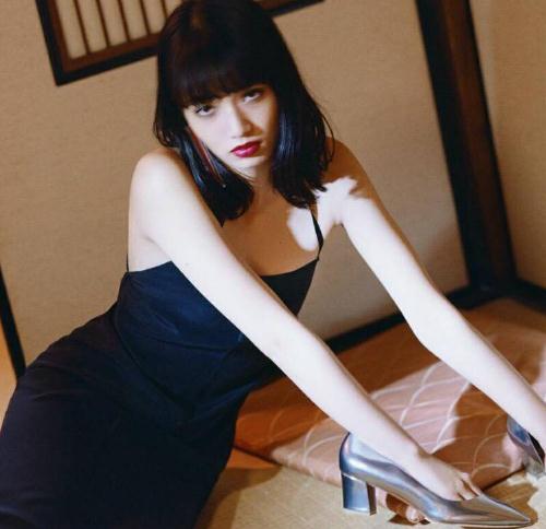 日本十大贫乳女星揭晓：胸不够颜值和魅力确吸粉无数