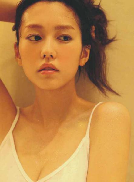 日本十大贫乳女星揭晓：胸不够颜值和魅力确吸粉无数