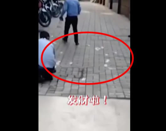 印度大厦下钞票雨：这到底是怎么回事