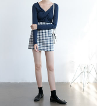 V领T恤该怎么搭配:好看2019时尚搭配示范欣赏 V领T恤该怎么搭配:好看2019时尚搭配示范欣赏