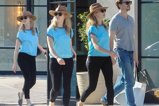 娜塔莉·多默尔资料简介:娜塔莉多默尔被称小玫瑰的原因 娜塔莉·多默尔资料简介:娜塔莉多默尔被称小玫瑰的原因