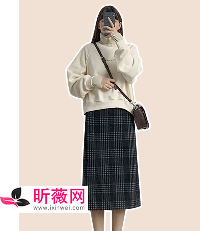 半身裙搭配什么上衣好看：2款穿搭气质减龄女王范