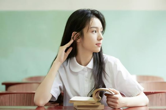 周也个人资料简介及照片：演员周也怎么出道的