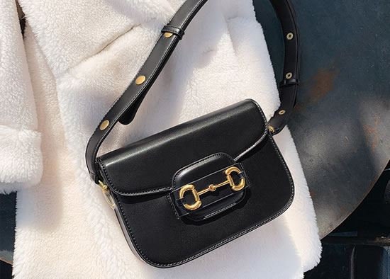 羽绒服搭配什么包包时尚:4款简约搭配太美了 羽绒服搭配什么包包时尚:4款简约搭配太美了