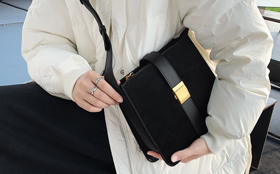 羽绒服搭配什么包包时尚:4款简约搭配太美了 羽绒服搭配什么包包时尚:4款简约搭配太美了