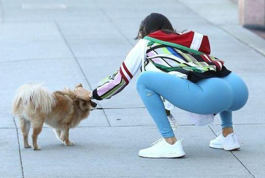 路遇一位非常有爱心的小姐姐