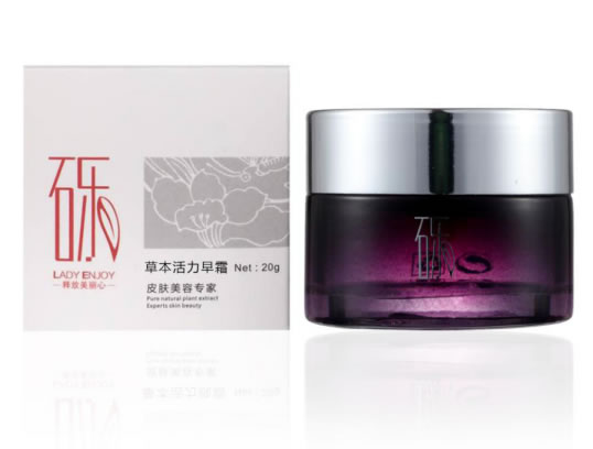 张砾:—法护肤之道在手,主宰自己的容颜 张砾:—法护肤之道在手,主宰自己的容颜