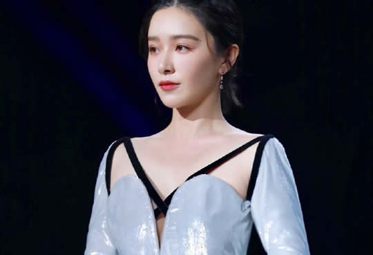 赵丽颖原名叫什么 关于娱乐圈明星原名你知道几个? 赵丽颖原名叫什么 关于娱乐圈明星原名你知道几个?