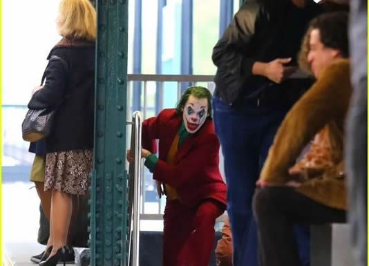 世界十大必看电影：带你领略电影世界中的生活