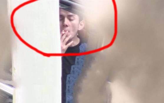 李佳琦抽烟 曾经表示声音受损严重