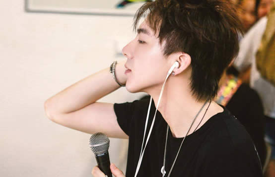 刘宇宁女朋友是谁 摩登兄弟刘宇宁的简历 刘宇宁女朋友是谁 摩登兄弟刘宇宁的简历