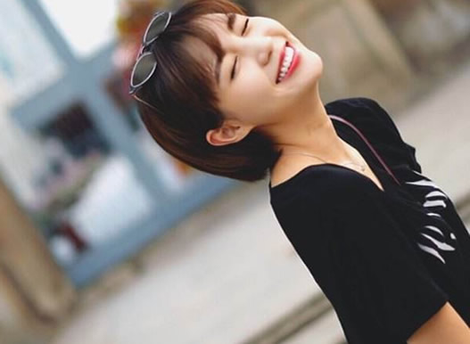 李欣燃个人资料年龄及私照曝光 李欣燃八卦男朋友是谁 李欣燃个人资料年龄及私照曝光 李欣燃八卦男朋友是谁