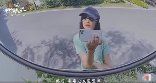 周迅对着路边转角镜唱天涯歌女爱了 周迅简历个人简介 周迅对着路边转角镜唱天涯歌女爱了 周迅简历个人简介