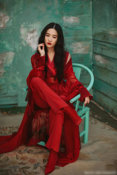 青春有你,甜撩女团妆,何洛洛为你挑选春夏最火的C位仙女唇色 青春有你,甜撩女团妆,何洛洛为你挑选春夏最火的C位仙女唇色