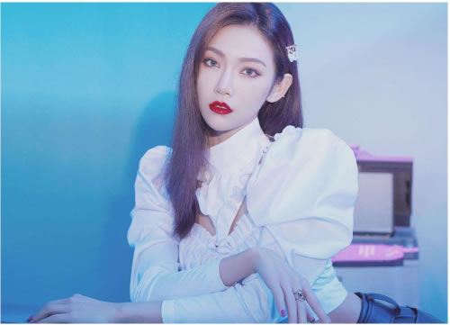 青春有你,甜撩女团妆,何洛洛为你挑选春夏最火的C位仙女唇色 青春有你,甜撩女团妆,何洛洛为你挑选春夏最火的C位仙女唇色