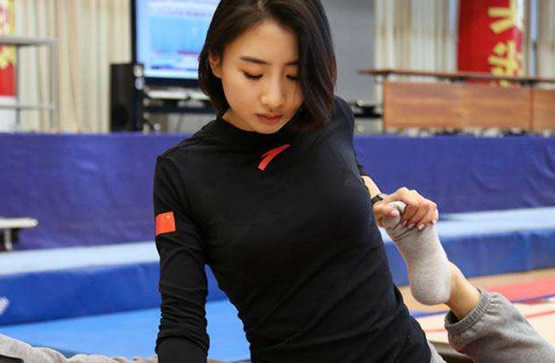 蹦床公主何雯娜退出节目原因是什么? 蹦床公主何雯娜退出节目原因是什么?