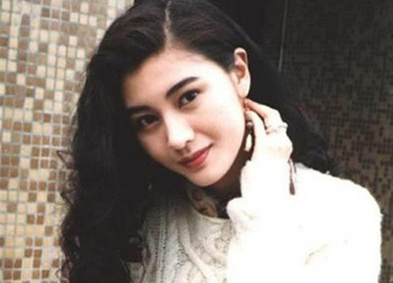 李嘉欣年轻时有多美？李嘉欣年轻时的图片