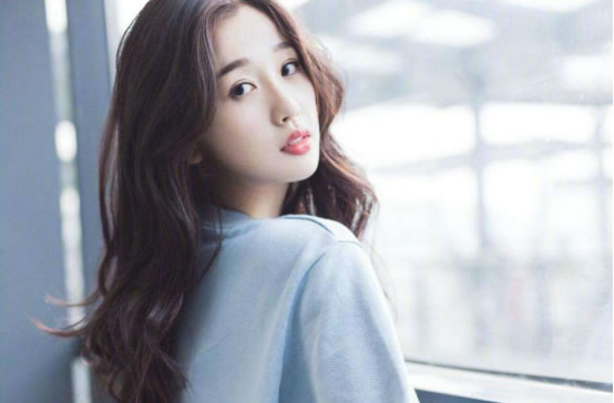 何洛洛亲选的“表白”唇色,给足你520的表白“勇气 何洛洛亲选的“表白”唇色,给足你520的表白“勇气