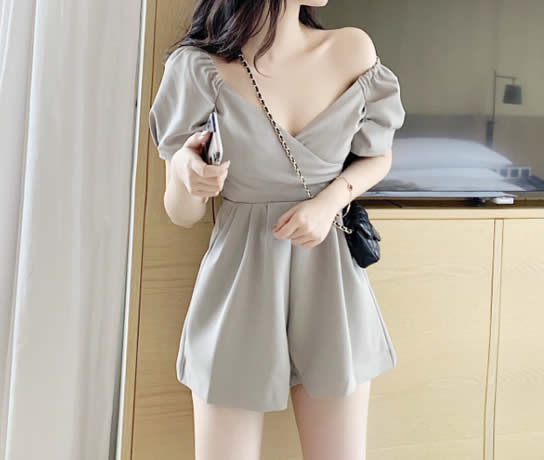 2020微胖女生藏肉显瘦穿搭 8款显瘦又显魅力的穿搭 2020微胖女生藏肉显瘦穿搭 8款显瘦又显魅力的穿搭