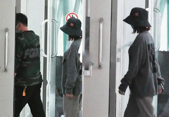 郑恺苗苗机场牵手 苗苗侧身照小腹微微凸起 郑恺苗苗机场牵手 苗苗侧身照小腹微微凸起