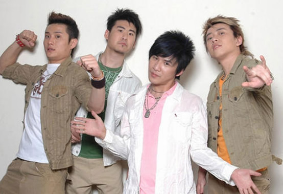 大张伟姓什么资料曝光：大张伟为什么离开花儿乐队