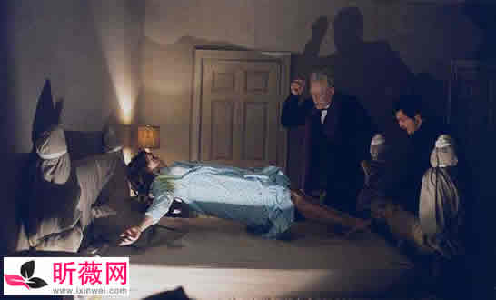 十大经典惊悚恐怖电影 剧荒了就挑战这10部恐怕片 十大经典惊悚恐怖电影 剧荒了就挑战这10部恐怕片