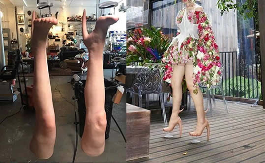 女子光着畸形脚上街画面 真相令人意外(真人皮肤高跟鞋) 女子光着畸形脚上街画面 真相令人意外(真人皮肤高跟鞋)