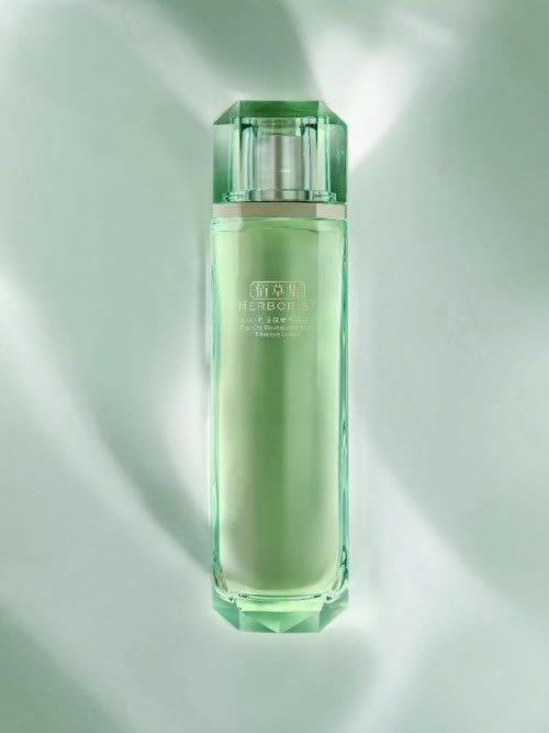 佰草集太极家族又添新成员,太极水重磅上市 佰草集太极家族又添新成员,太极水重磅上市