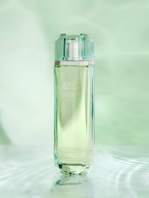 佰草集太极家族又添新成员,太极水重磅上市 佰草集太极家族又添新成员,太极水重磅上市