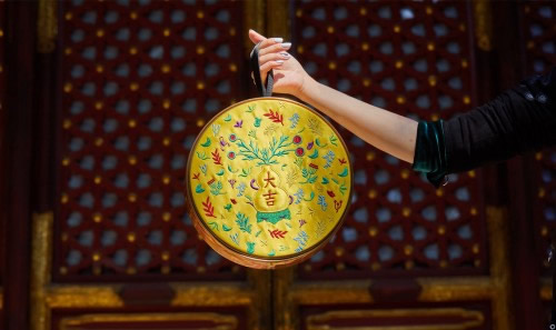 人民创意直播间“国潮”有看点,错过还需等一年! 人民创意直播间“国潮”有看点,错过还需等一年!