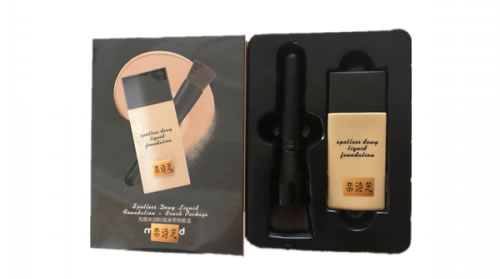 栾诗芝彩妆幻彩粉底液“轻妆”上阵 展现好肌肤