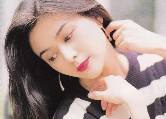 57岁关之琳疑恋爱是真的吗？关之琳绯闻男友及年轻时照片