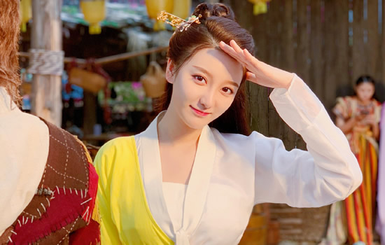 李熙凝方否认与嘉羿恋情 请谨慎吃瓜与嘉羿被拍是金尤美？