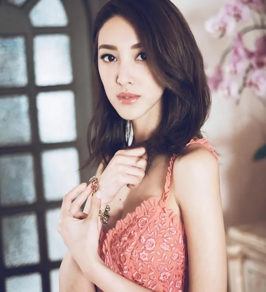 陈凯琳晒二胎孕肚照 好身材惹网友羡慕