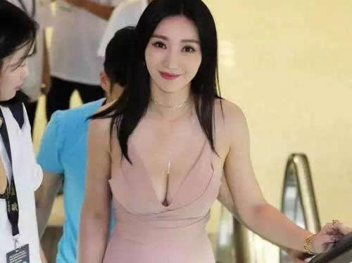 娱乐圈大胸姐盘点 17位胸大女星排行 娱乐圈大胸姐盘点 17位胸大女星排行