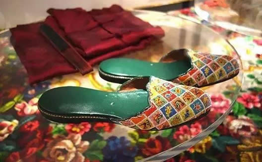 求解娘惹是什么意思？娘惹文化分别是哪些