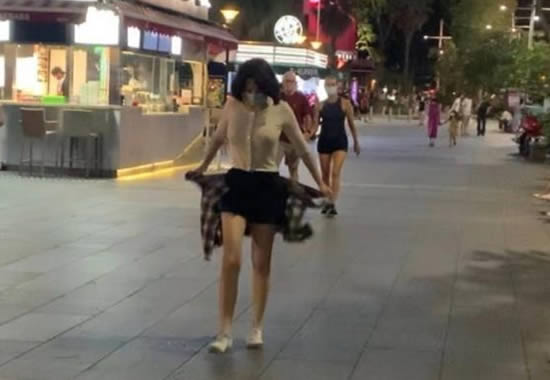 许晴夜走生图流出 身材前凸后翘(51岁的性感) 许晴夜走生图流出 身材前凸后翘(51岁的性感)