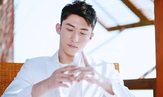 黄景瑜的家境怎么样 黄景瑜被丑闻缠身怎么回事