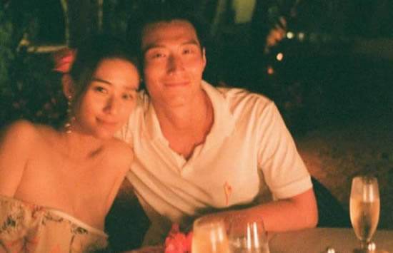 何超莲窦骁疑已同居真相是什么 何超莲窦骁怎么认识的