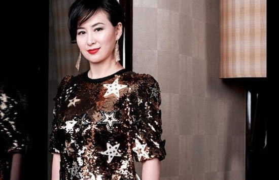 何超琼年轻时候的图片（名媛气质）