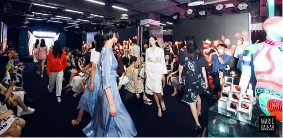 了解2021春妆趋势,玛丽黛佳揭秘时装周后台 了解2021春妆趋势,玛丽黛佳揭秘时装周后台