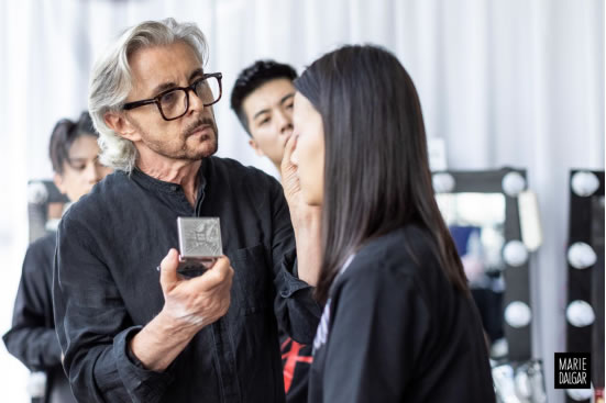 了解2021春妆趋势,玛丽黛佳揭秘时装周后台 了解2021春妆趋势,玛丽黛佳揭秘时装周后台