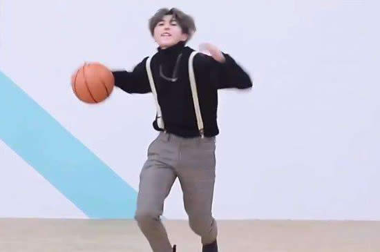 为什么篮球都说蔡徐坤？蔡徐坤打篮球更解读